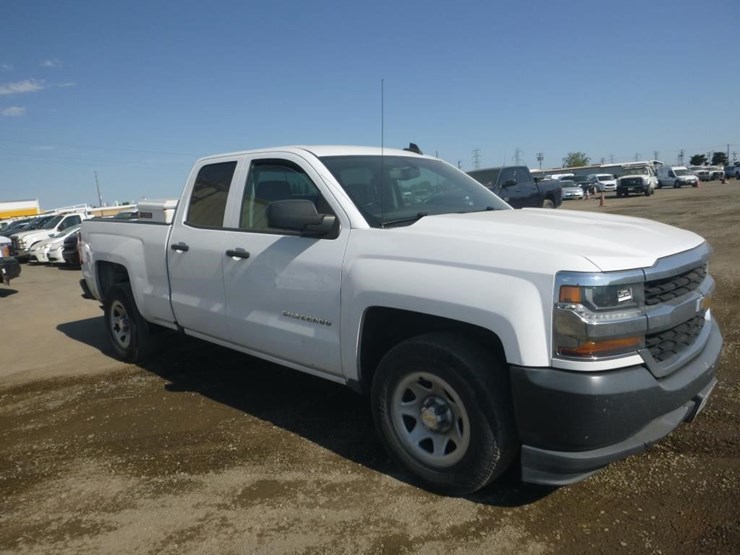 2016-chevrolet-1500-image-2