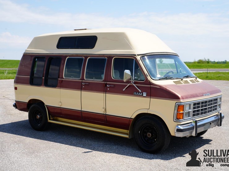 1985-dodge-ram-250-image-3