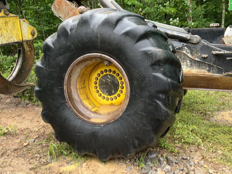 2015-deere-848h-image-42