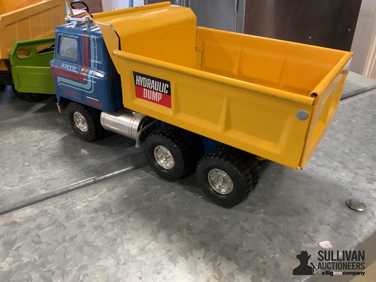 ertl-transtar-dump-truck-image-7