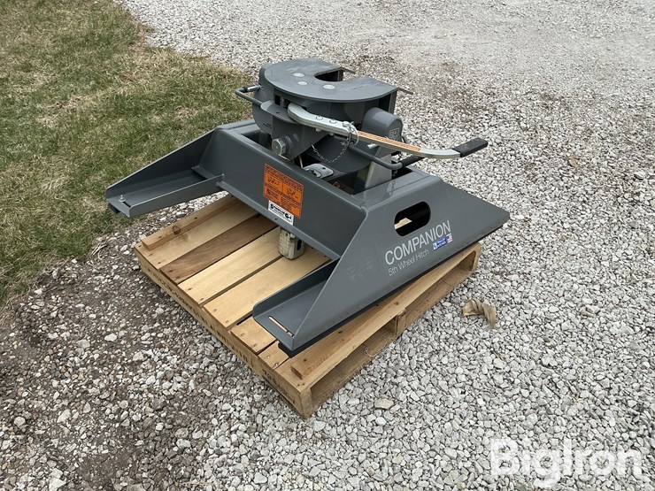b-&-w-companion-5th-wheel-hitch-image-5