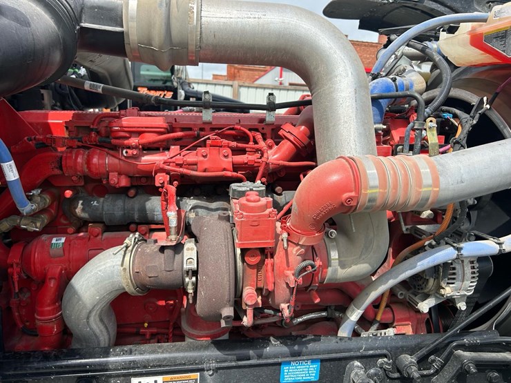 2024-peterbilt-389-image-51