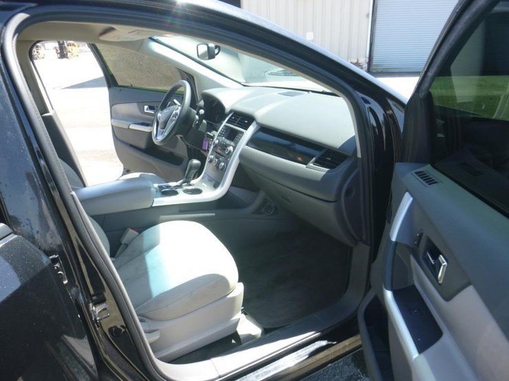 2013-ford-edge-image-6