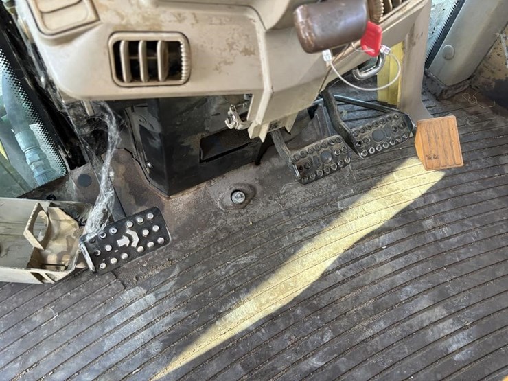 john-deere-6420-image-40