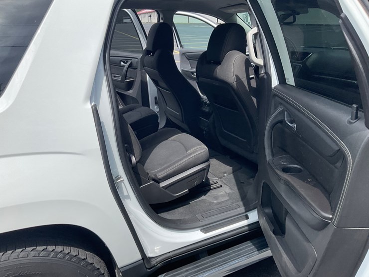 2016-gmc-acadia-image-14