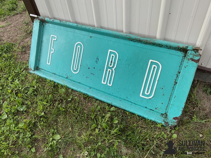 ford-tailgate-image-1