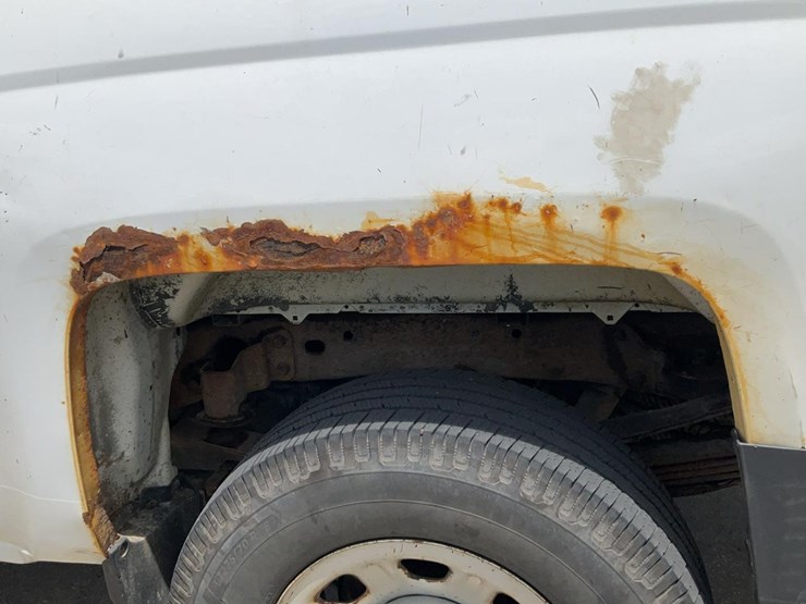 2015-chevrolet-3500-image-33