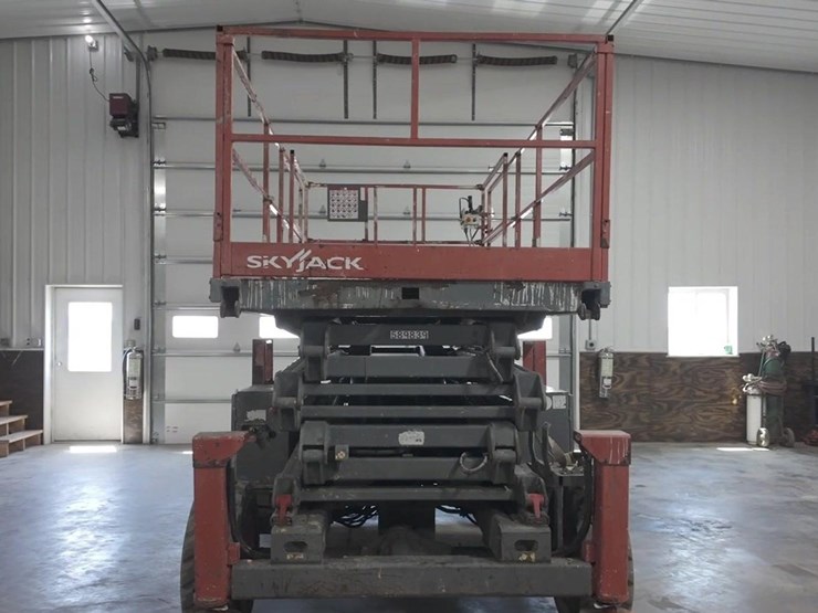 #105-•-2014-skyjack-sj884lrt-rough-terrain-scissor-lift-image-8