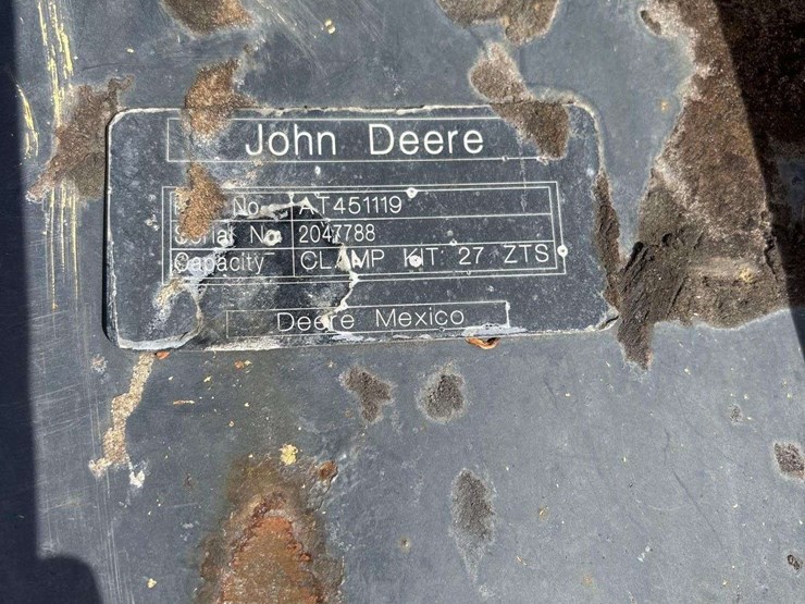 hitachi-zx26u-5n-mini-excavator-image-17