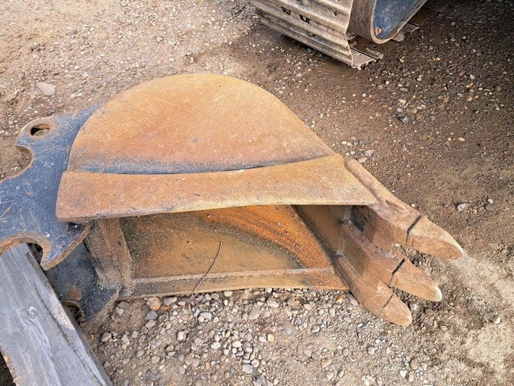 2016-kubota-kx057-4-image-41