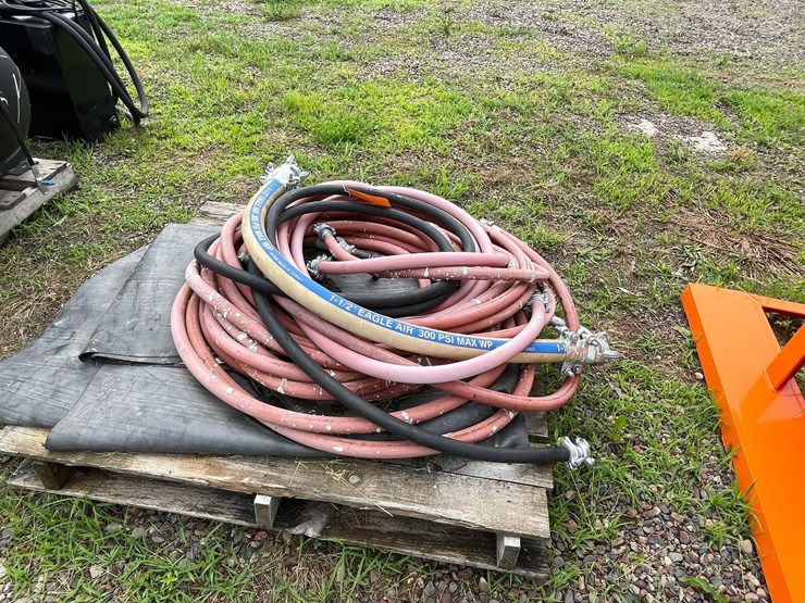 #4917-•-assorted-compressor-hoses-with-couplers-image-2