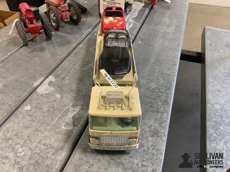 nylint-auto-transport-toy-truck-&-trailer-image-2