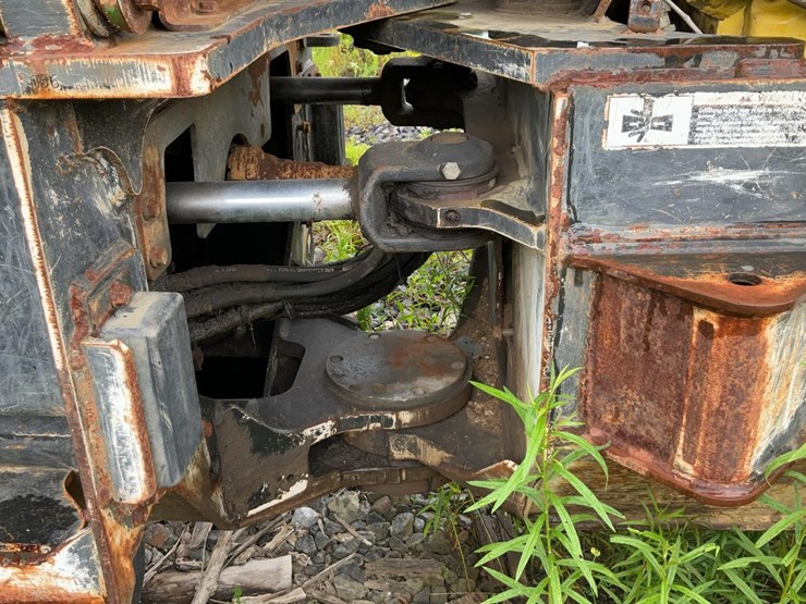 2008-deere-748g-iii-image-29