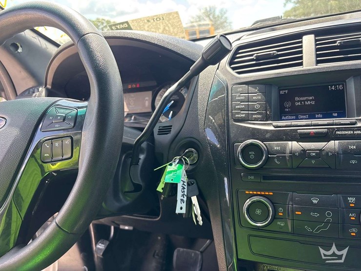 2018-ford-explorer-image-15