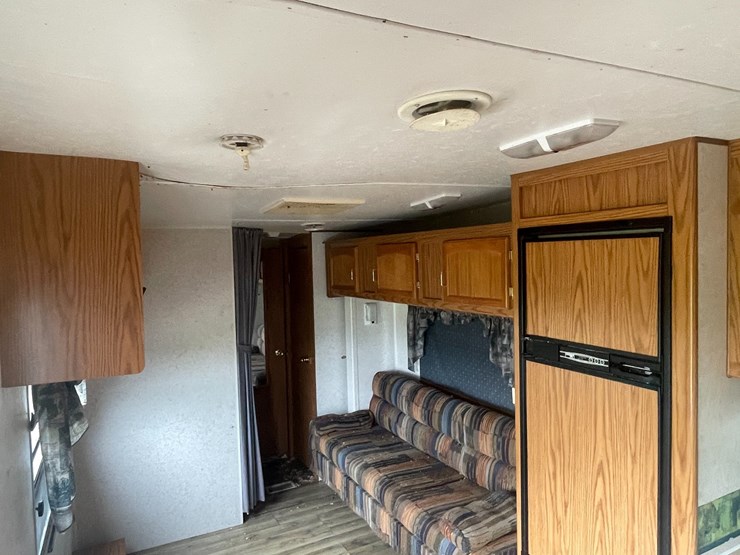 #4931-•-2001-jayco-qwest-27'-fifth-wheel-camper-(has-wi-title)-image-44