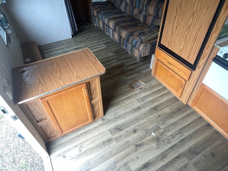 #4931-•-2001-jayco-qwest-27'-fifth-wheel-camper-(has-wi-title)-image-43