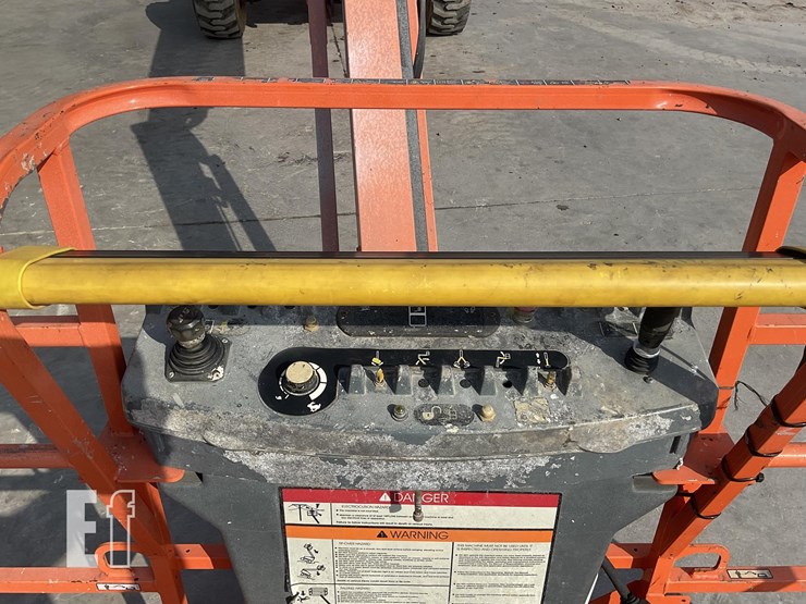 2007-jlg-660sj-image-10