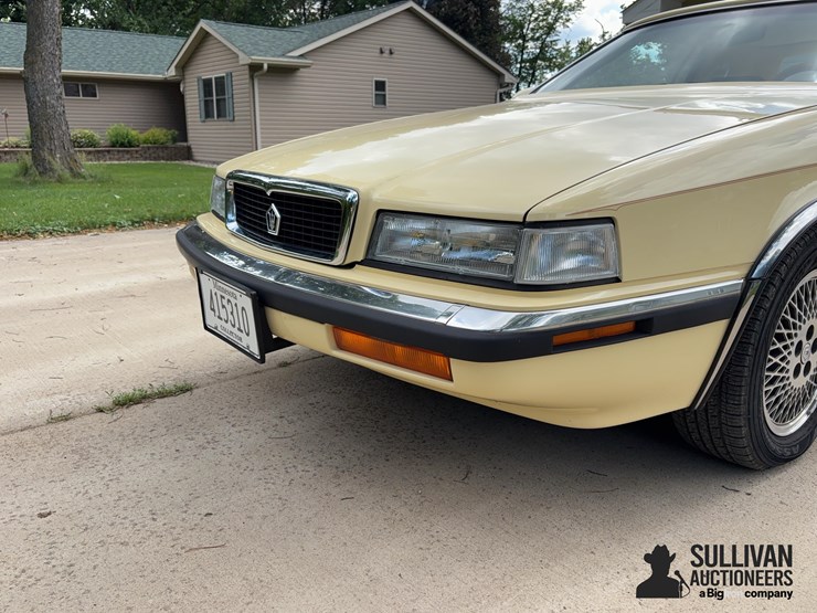 1989-maserati-convertible-coupe-collector-car-image-9