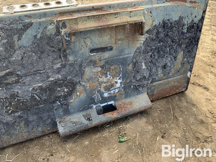 bobcat-6’-skid-steer-bucket-image-13