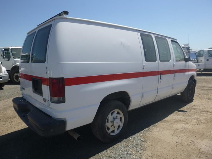 2008-ford-cargo-image-3