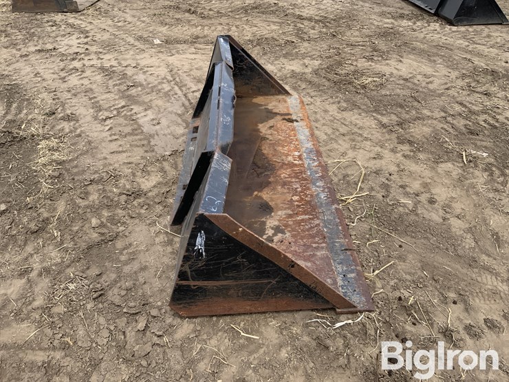 83.5”-skid-steer-bucket-image-4