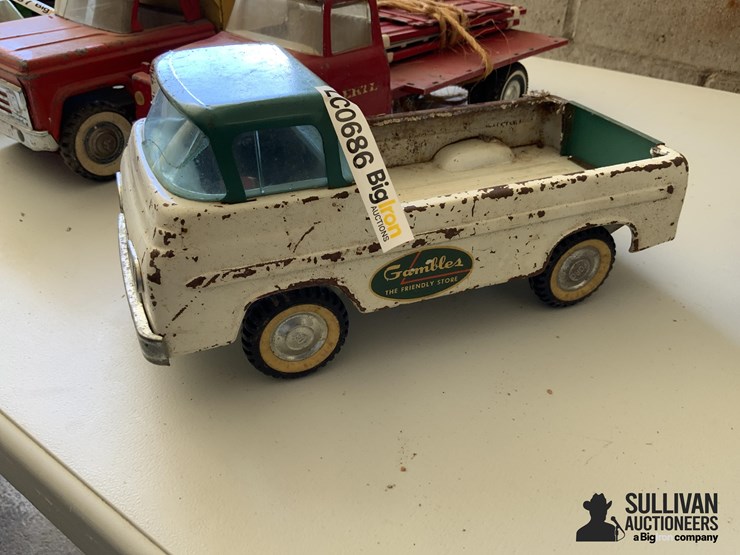 structo-&-ertl-toys-image-2