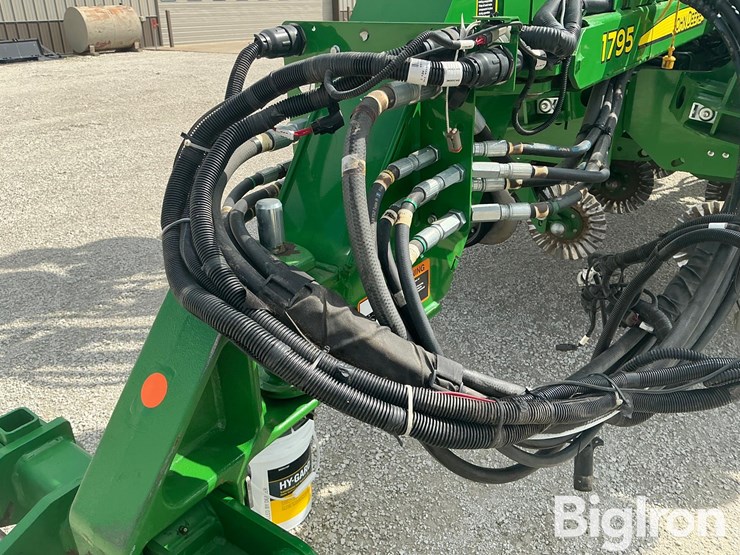 2018-john-deere-1795-image-10