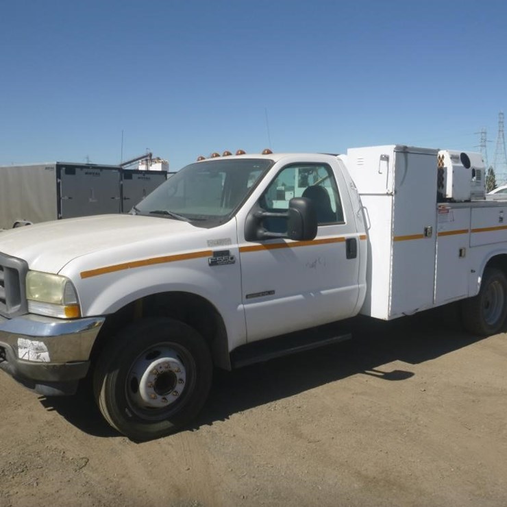2002 FORD F550