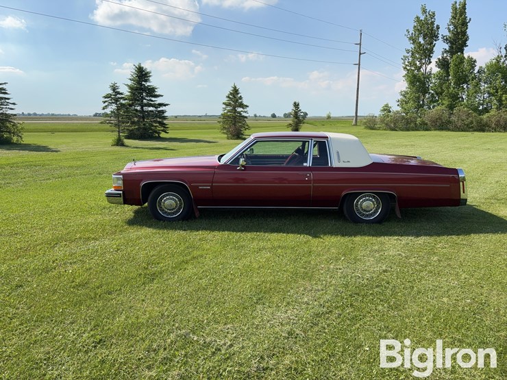 1983-cadillac-coupe-de-ville-2-door-coupe-image-8