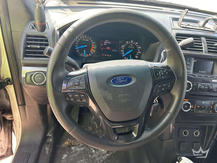 2017-ford-explorer-image-10