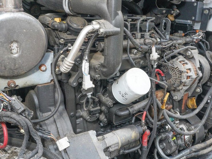 2015-bobcat-s650-image-23
