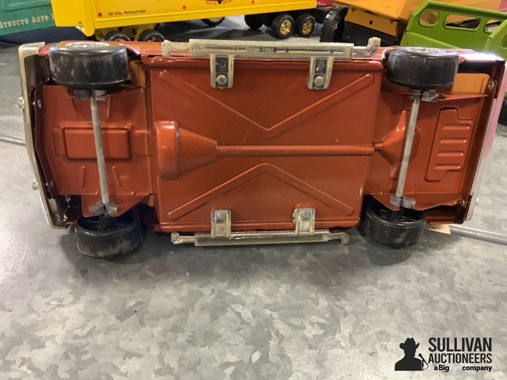 ertl-sandvan-toy-van-image-10