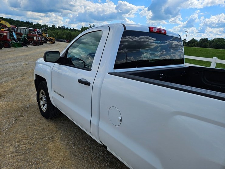 2018-chevrolet-2500-image-17