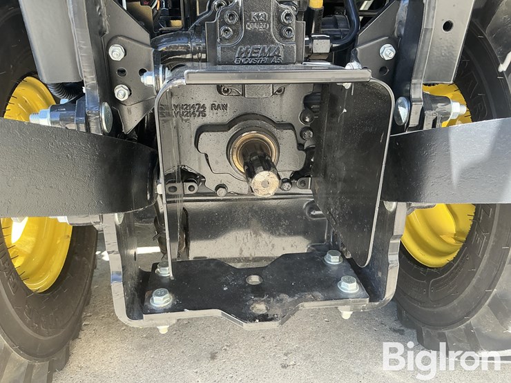 2021-john-deere-1025r-image-16