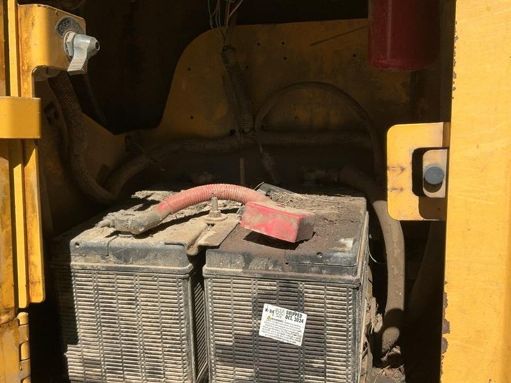 2004-deere-700h-lgp-image-21