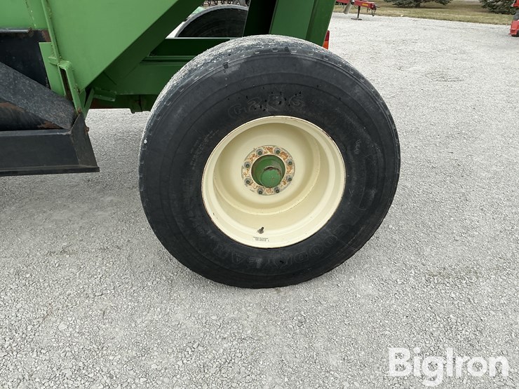 unverferth-brent-gt440-grain-wagon-image-11