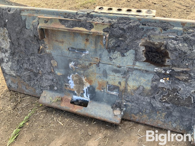 bobcat-6’-skid-steer-bucket-image-14