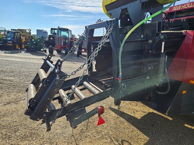 new-holland-590-image-32