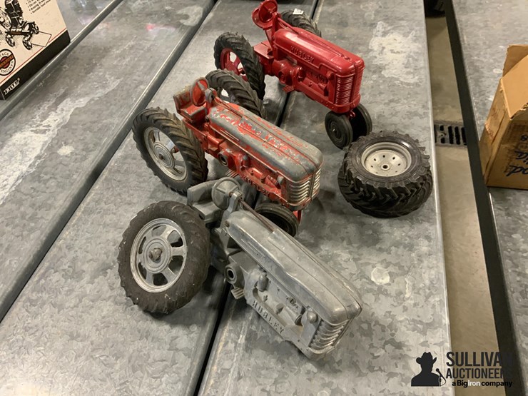 hubley-toy-tractors-and-parts-image-3
