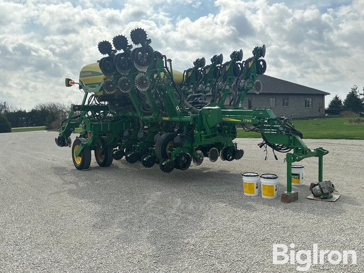 2018-john-deere-1795-image-3