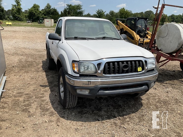 2003-toyota-tacoma-image-2