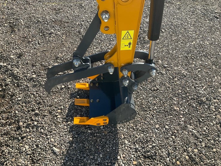 #1209-•-damaged-ats-rt15r-mini-excavator-image-6