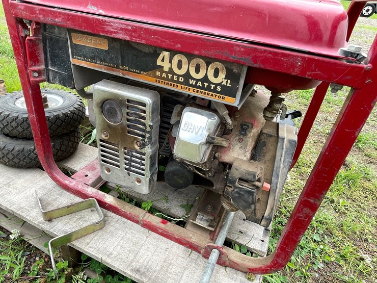#4922-•-general-4000xl-gas-generator-image-9