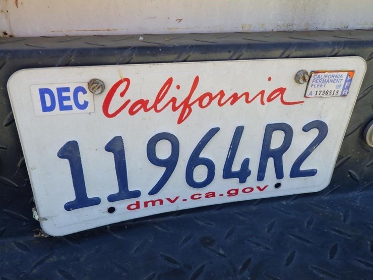 2018-dodge-2500-image-18