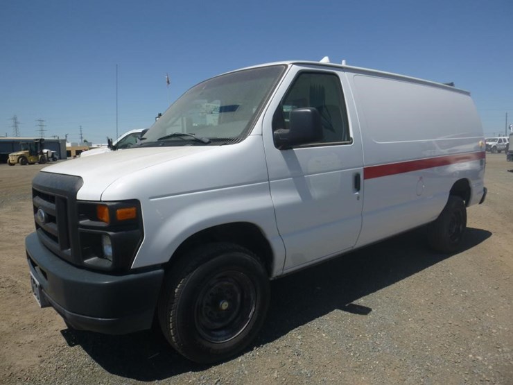2008-ford-cargo-image-1