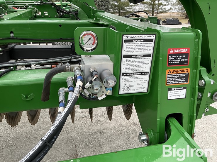 2022-john-deere-2660vt-image-17