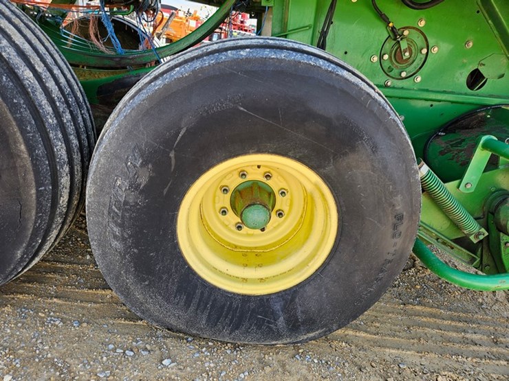john-deere-100-image-35