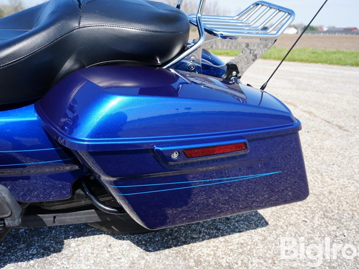 run-#11---2015-harley-davidson-road-glide-motorcycle-image-18