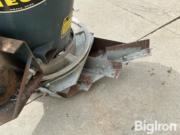 neco-electric-grain-spreader-image-10