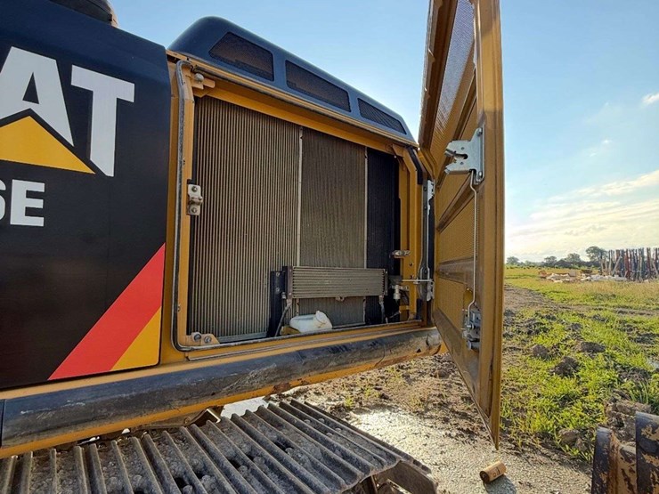 2014-caterpillar-336e-image-16